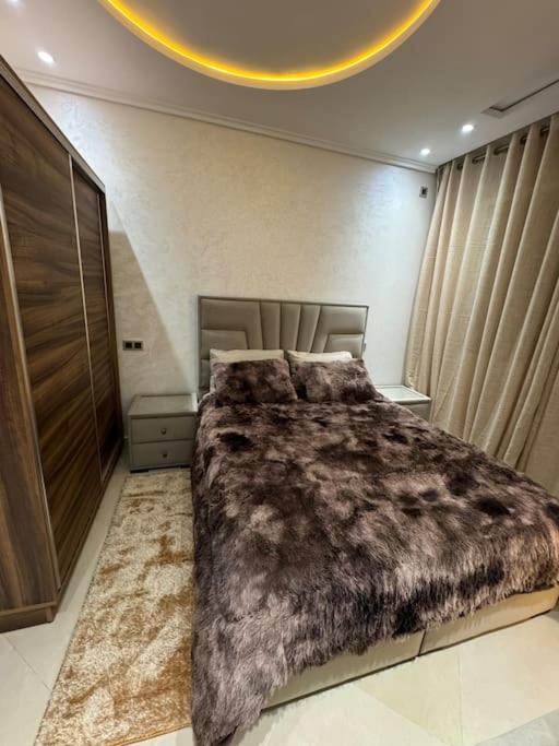 Family-Sized Cosy Apartment ララシュ エクステリア 写真