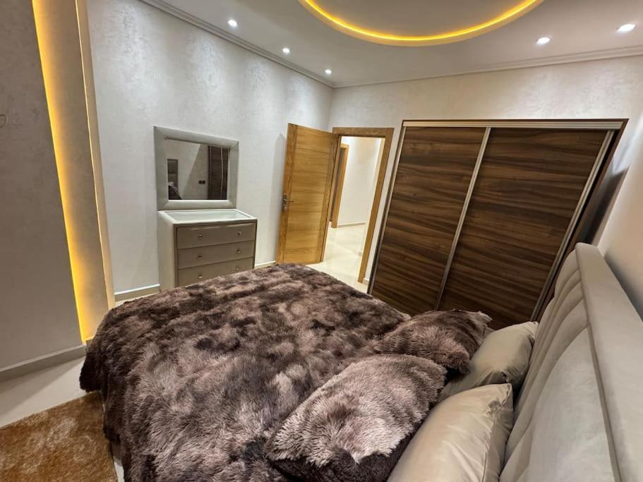 Family-Sized Cosy Apartment ララシュ エクステリア 写真