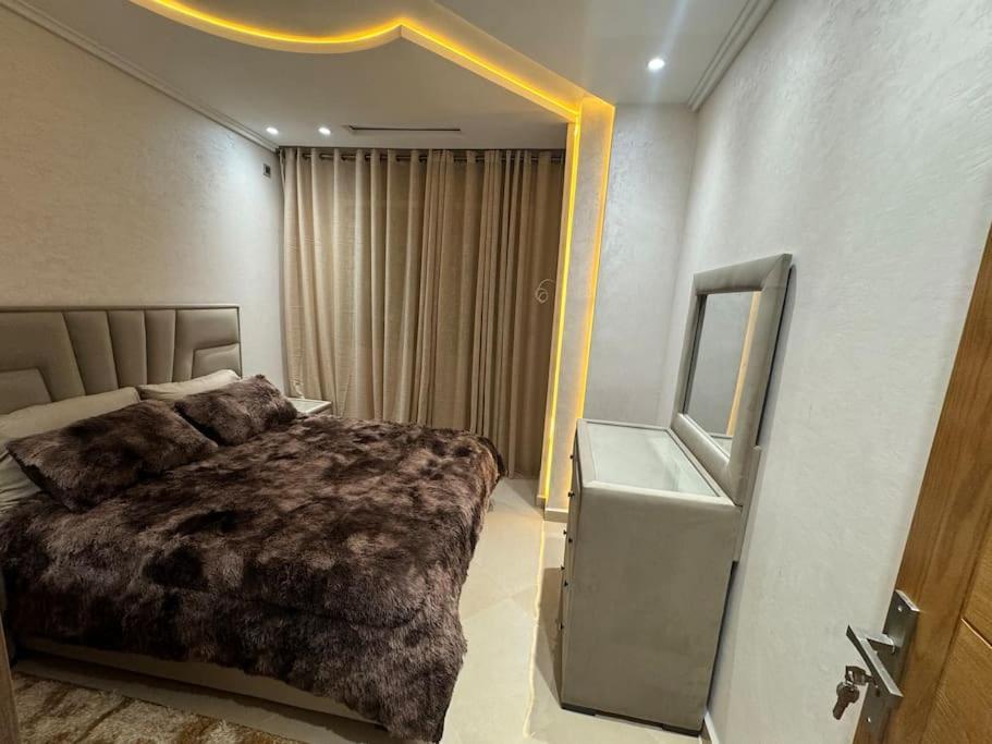 Family-Sized Cosy Apartment ララシュ エクステリア 写真
