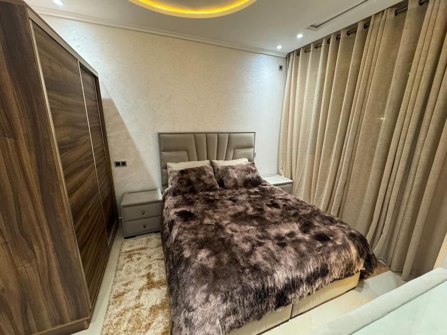 Family-Sized Cosy Apartment ララシュ エクステリア 写真